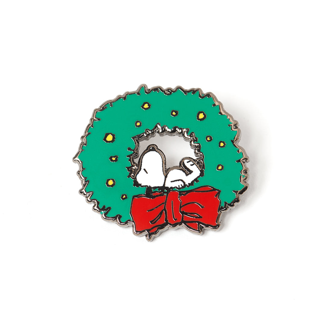 ⚡RARE⚡ cheapest PINTRILL x PEANUTS Wreath Snoopy Pin *2018 CHRISTMAS EXCLUSIVE* NEW