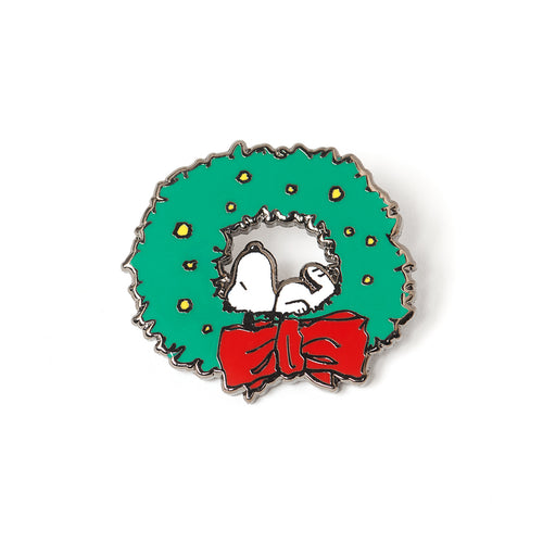 PINTRILL - Snoopy On Wreath Pin - Main Image